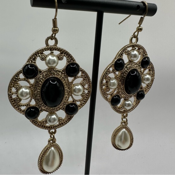 Vintage black gold and white drop earrings - Picture 2 of 3